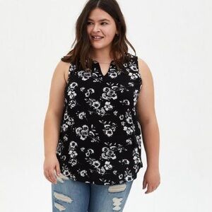 Torrid Black and White Crepe Chain Floral Tank Top